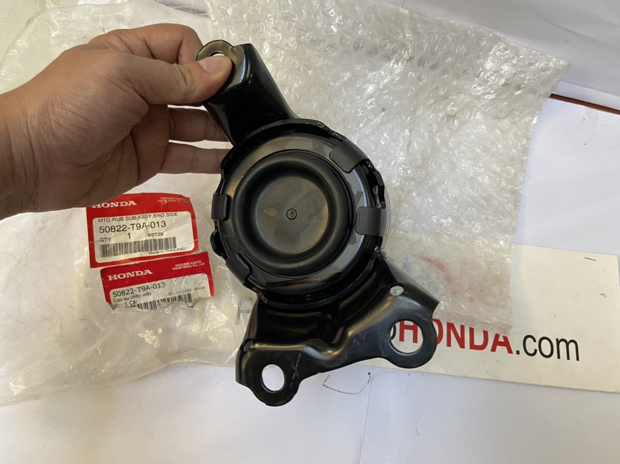 Chân máy dầu xe Honda CITY